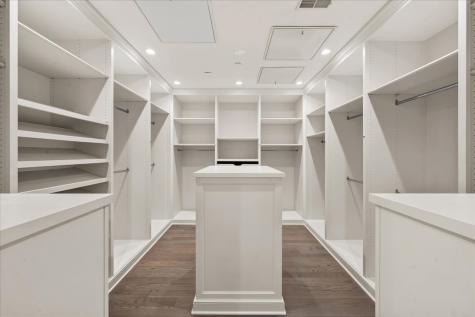 727 North Mckinley Road Lake Forest IL 60045