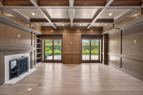 727 North Mckinley Road Lake Forest IL 60045