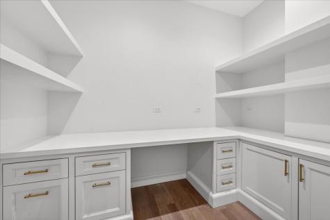 727 North Mckinley Road Lake Forest IL 60045