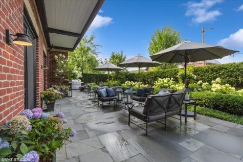 727 North Mckinley Road Lake Forest IL 60045