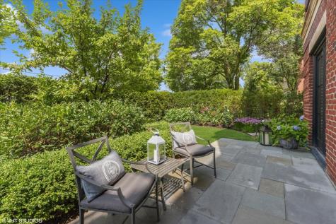 727 North Mckinley Road Lake Forest IL 60045