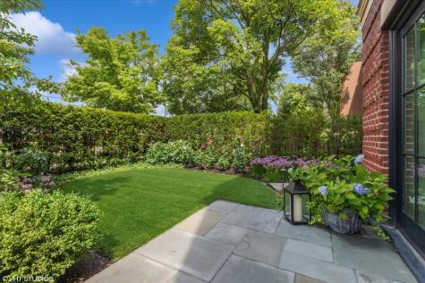 727 North Mckinley Road Lake Forest IL 60045