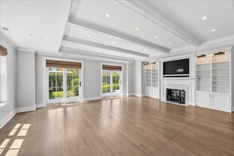 727 North Mckinley Road Lake Forest IL 60045