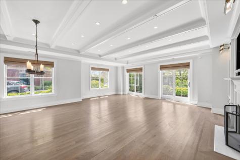727 North Mckinley Road Lake Forest IL 60045