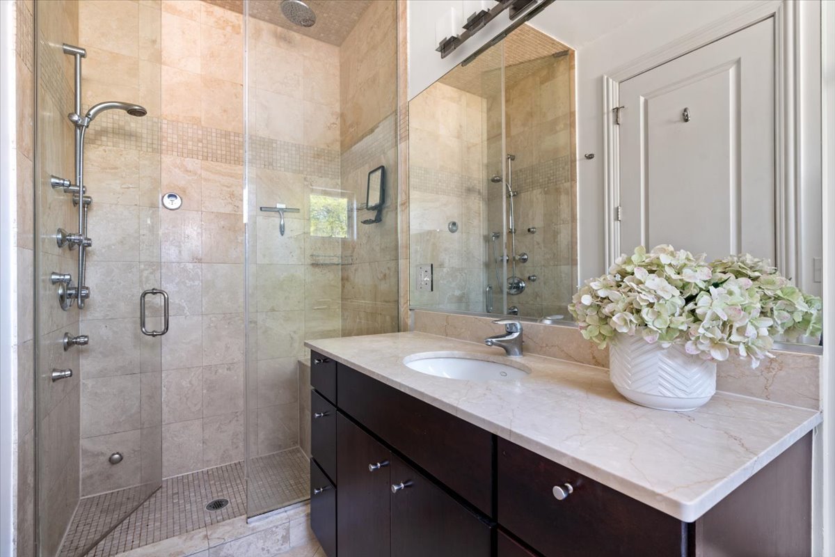 1934 West Thomas Street Chicago IL 60622