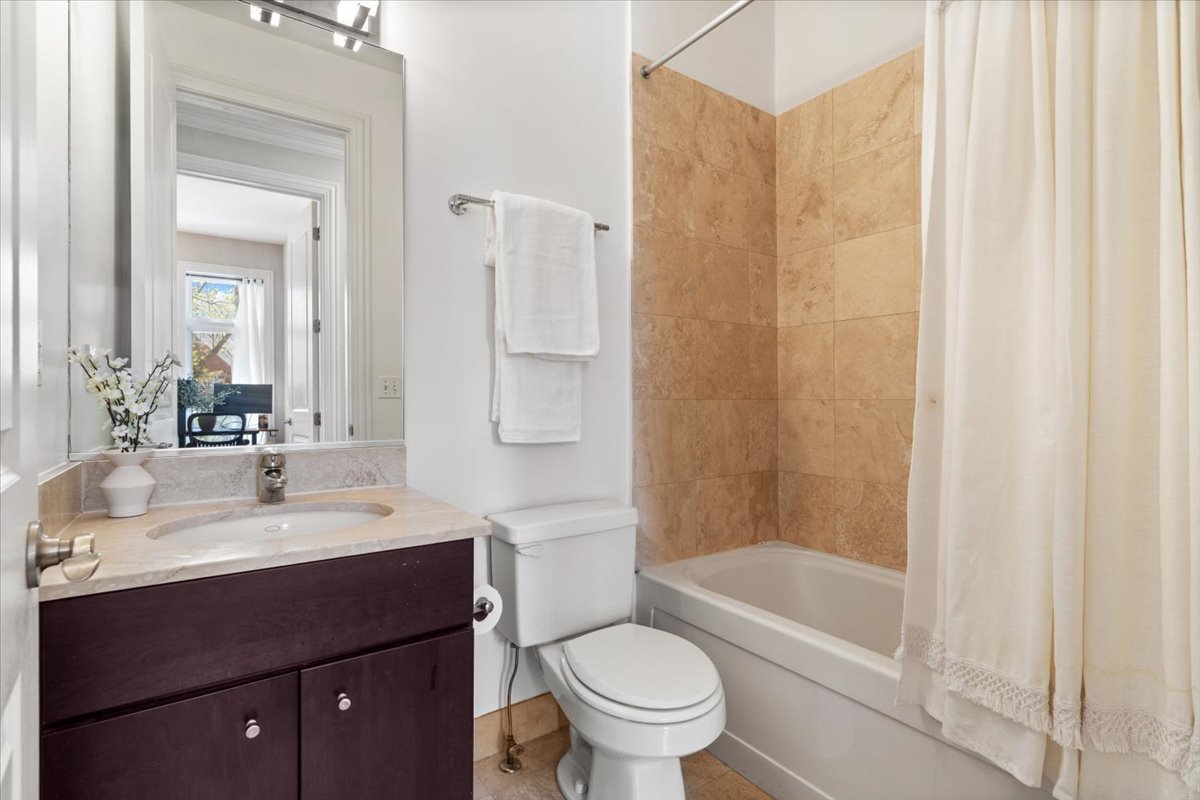 1934 West Thomas Street Chicago IL 60622