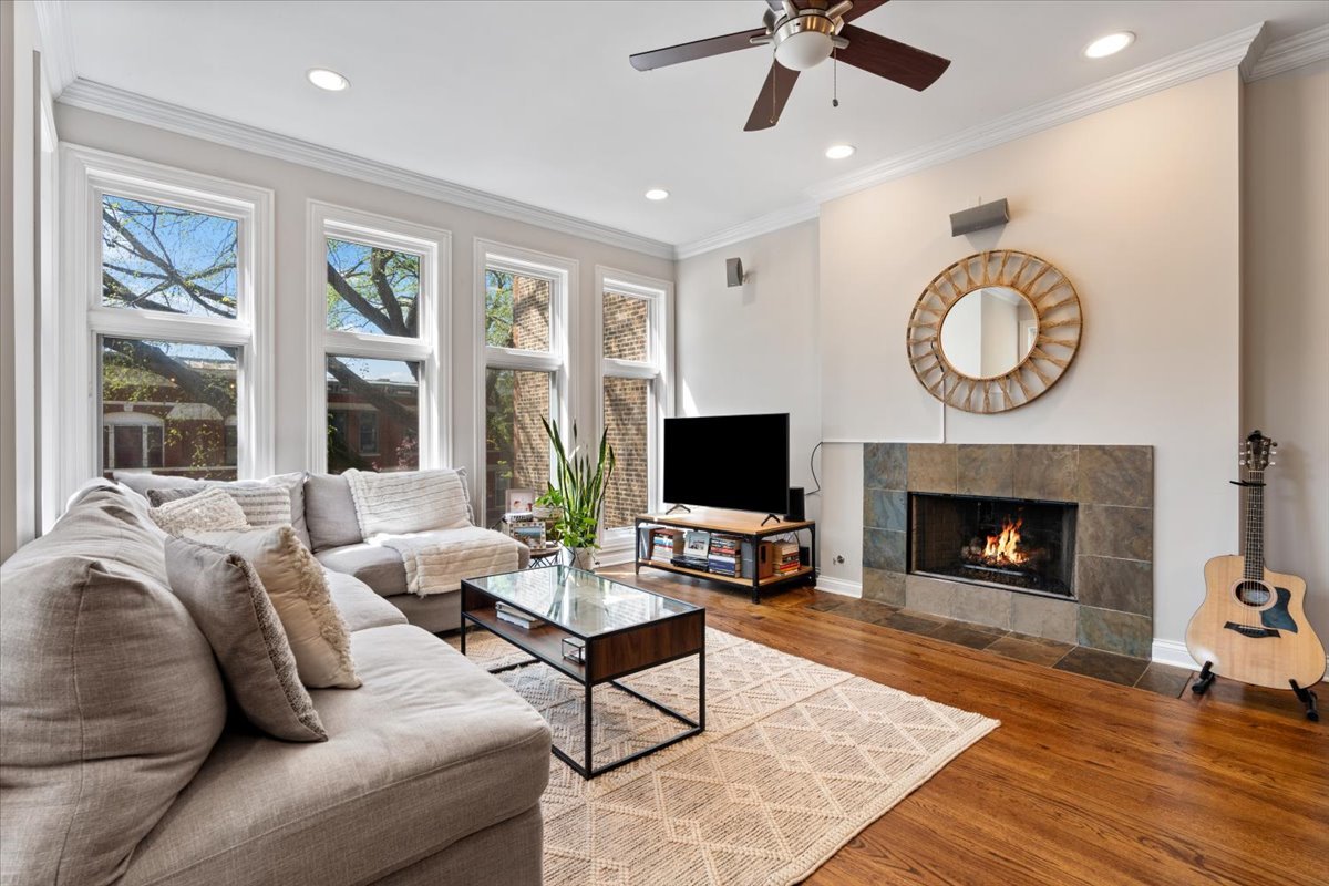 1934 West Thomas Street Chicago IL 60622