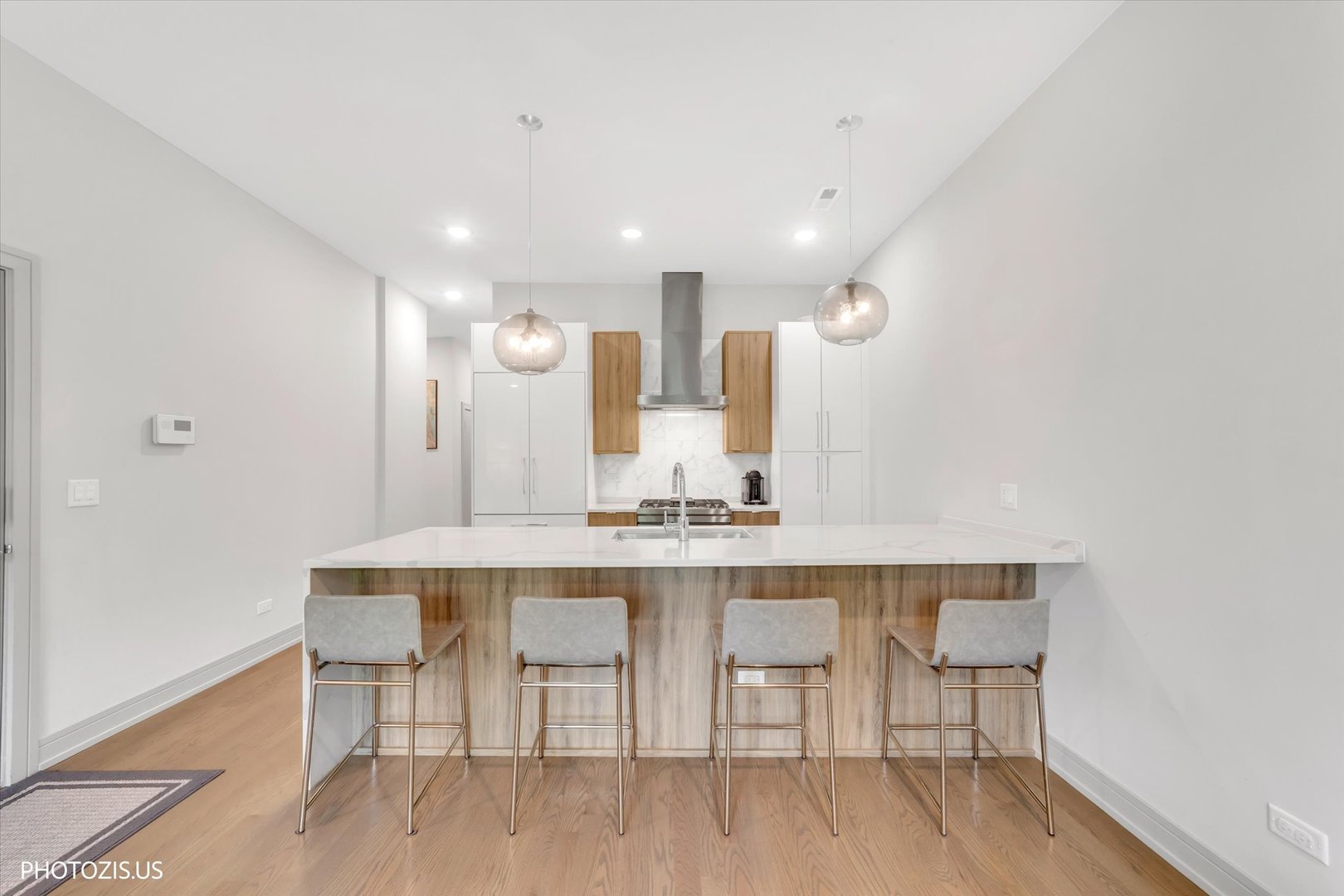 4956 North Western Avenue Chicago IL 60625