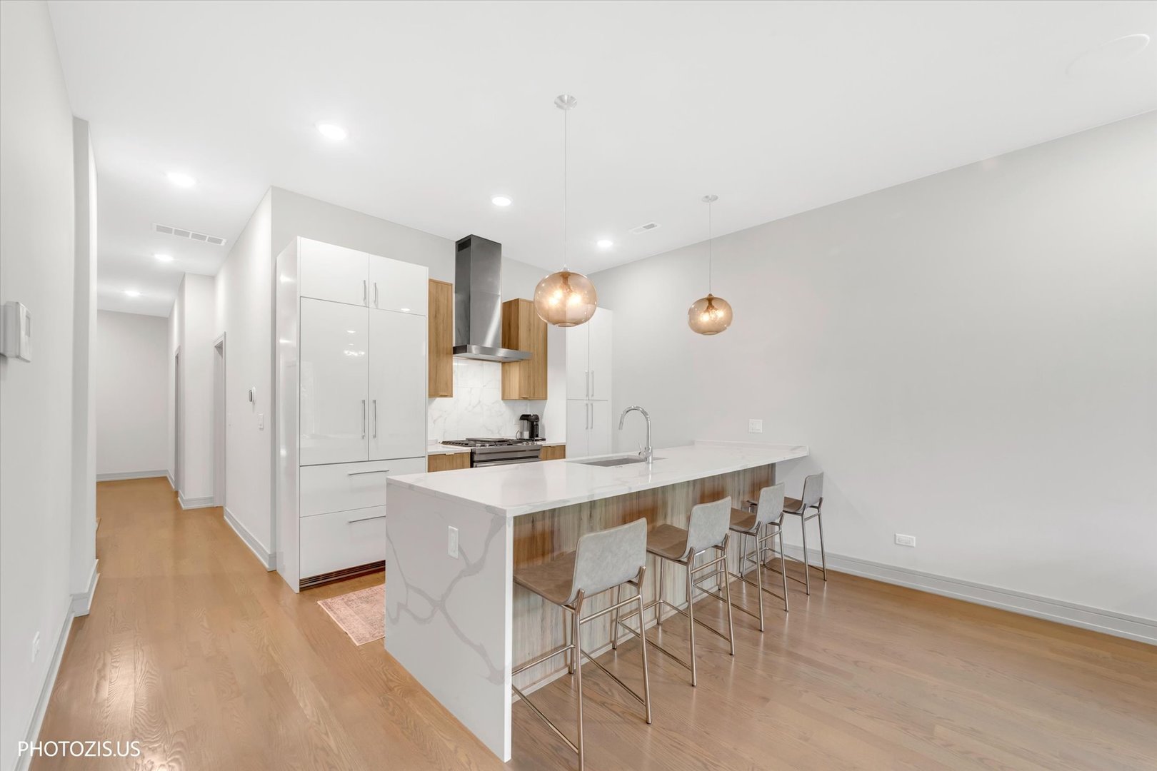 4956 North Western Avenue Chicago IL 60625