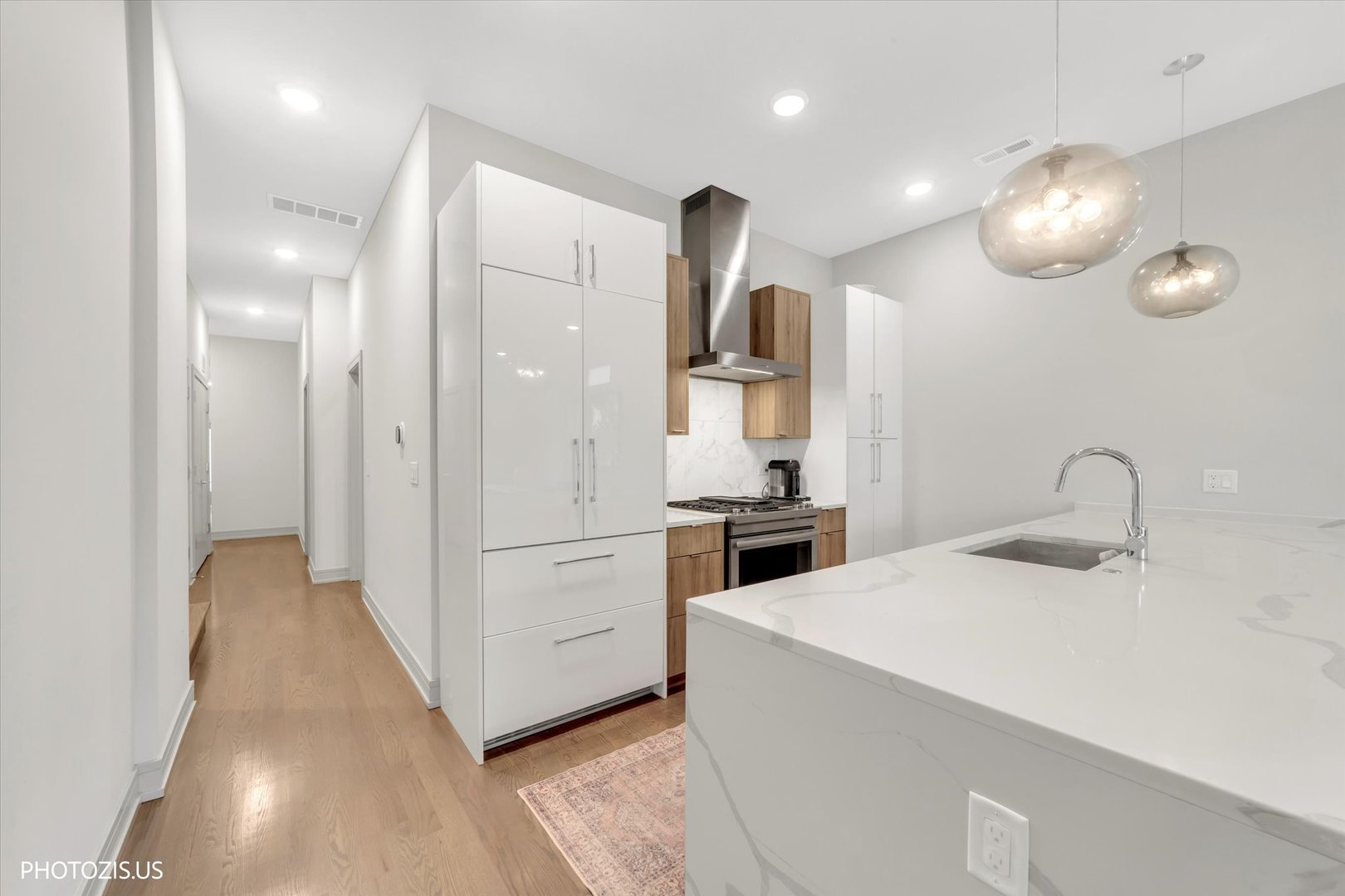 4956 North Western Avenue Chicago IL 60625