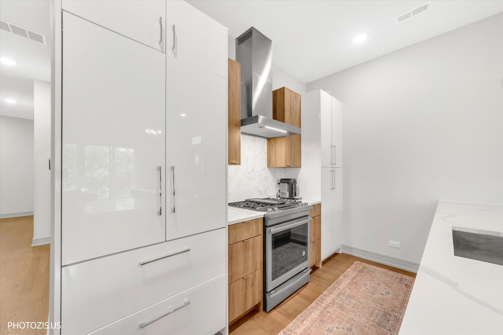 4956 North Western Avenue Chicago IL 60625