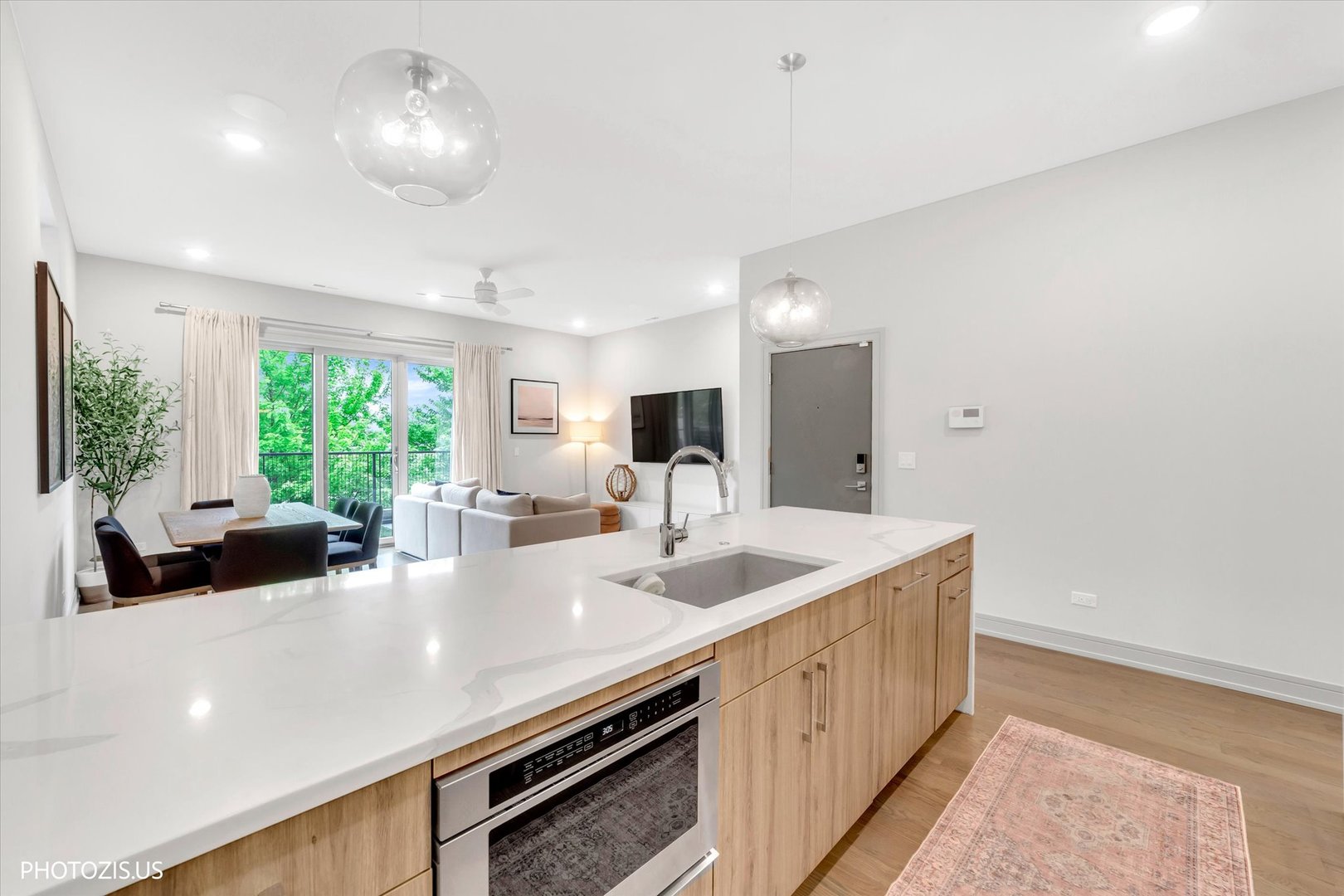 4956 North Western Avenue Chicago IL 60625