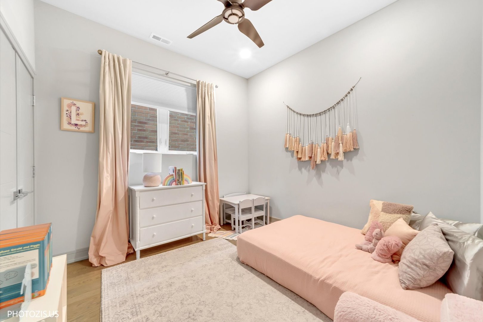 4956 North Western Avenue Chicago IL 60625