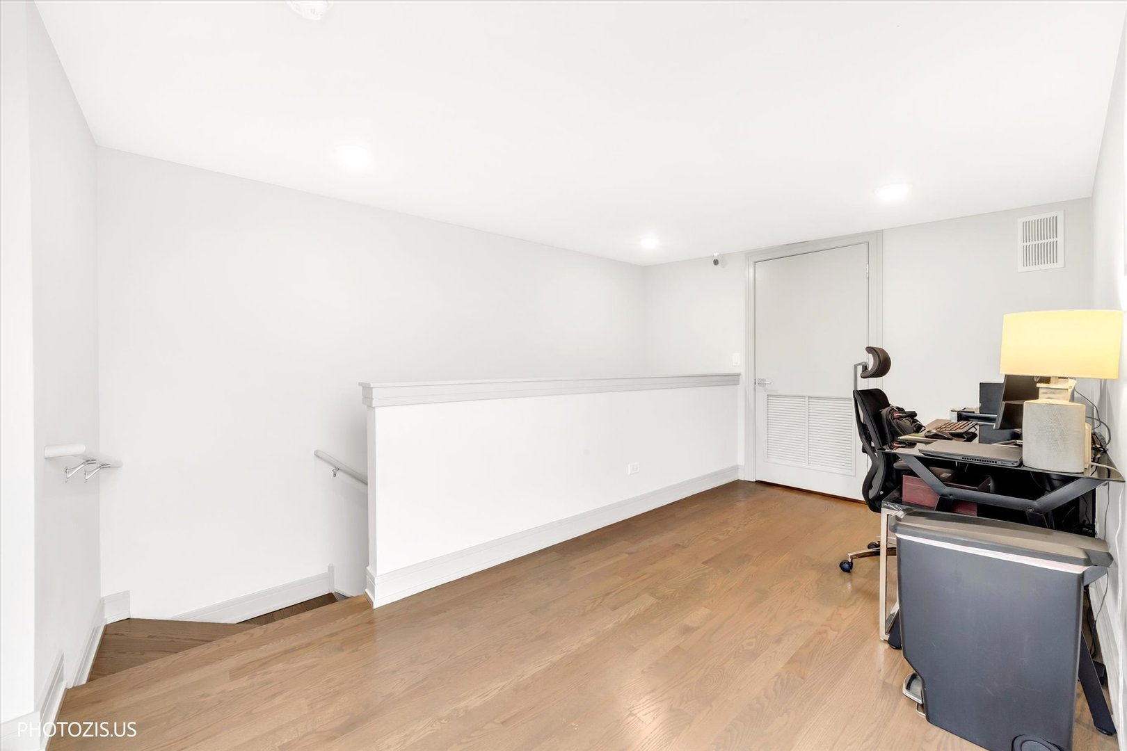 4956 North Western Avenue Chicago IL 60625