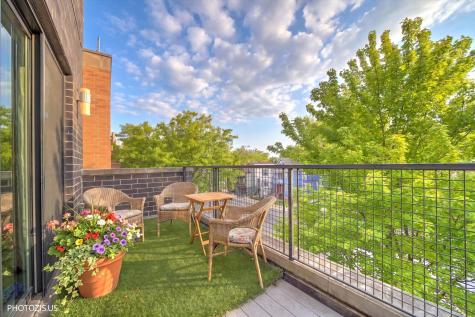 4956 North Western Avenue Chicago IL 60625