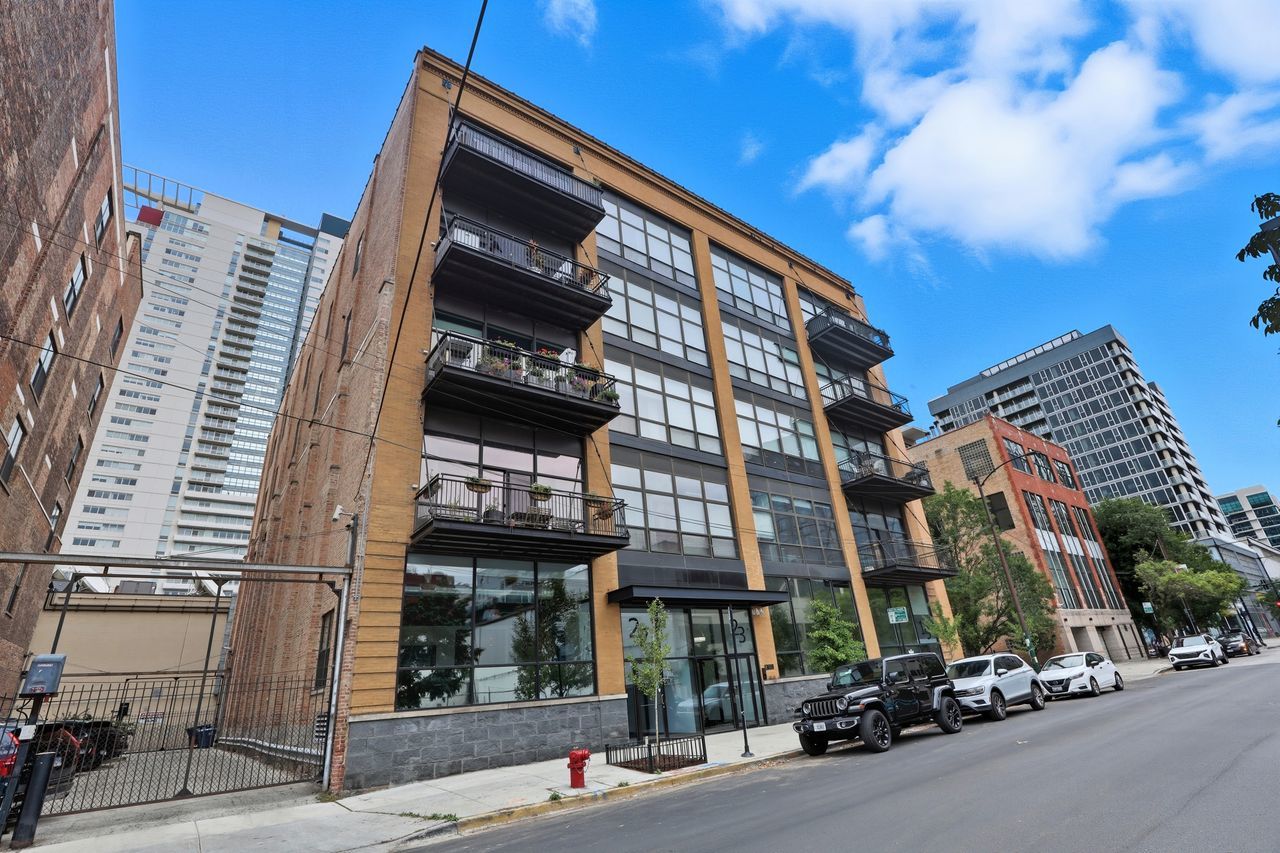 23 North Green Street Chicago IL 60607