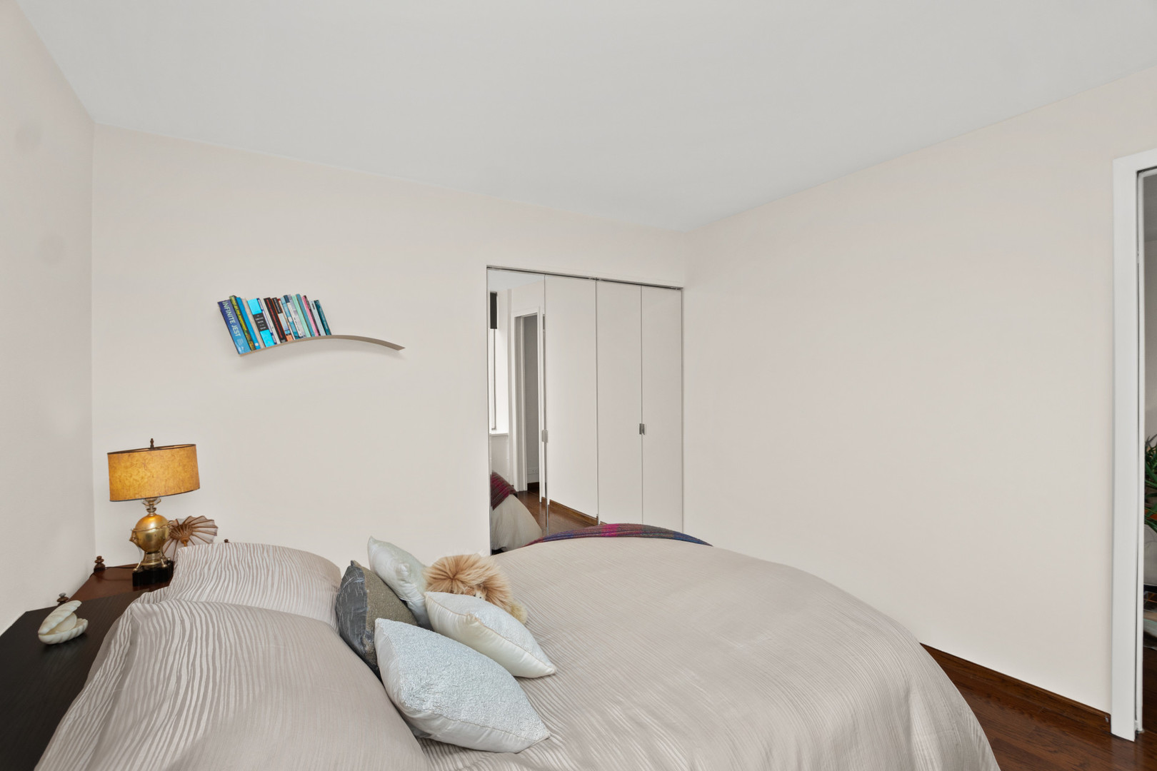 1360 North Sandburg Terrace Chicago IL 60610