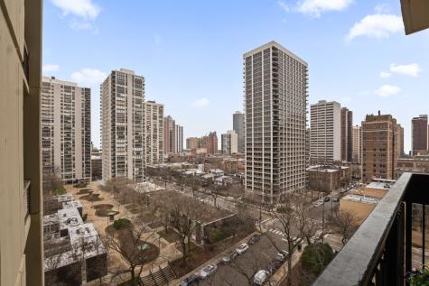 1360 North Sandburg Terrace Chicago IL 60610