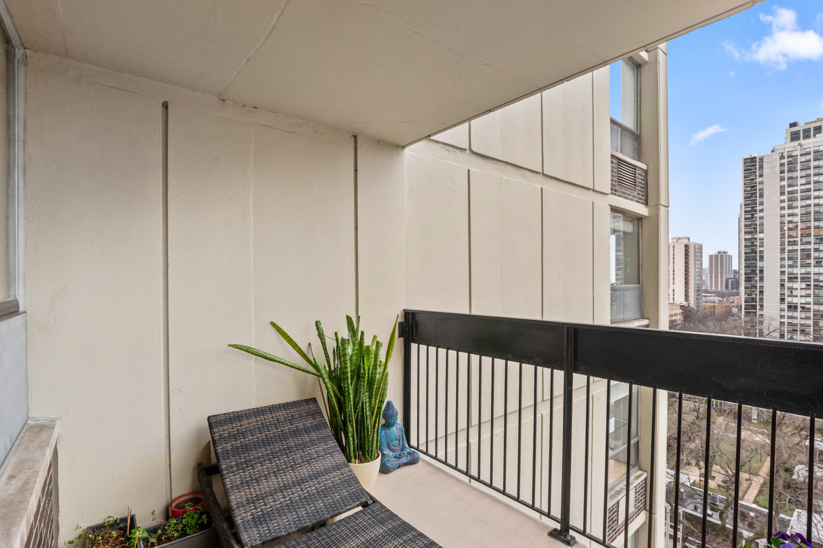 1360 North Sandburg Terrace Chicago IL 60610