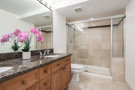 5362 West Lawrence Avenue Chicago IL 60630