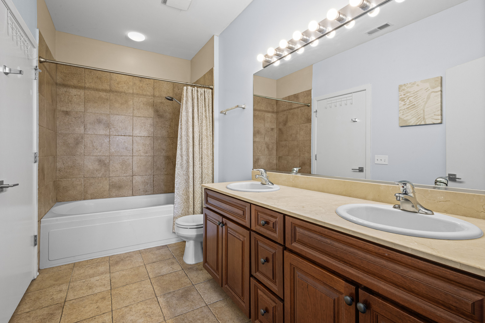 4011 North Francisco Avenue Chicago IL 60618