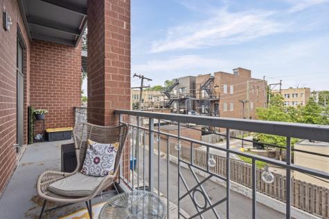 4011 North Francisco Avenue Chicago IL 60618
