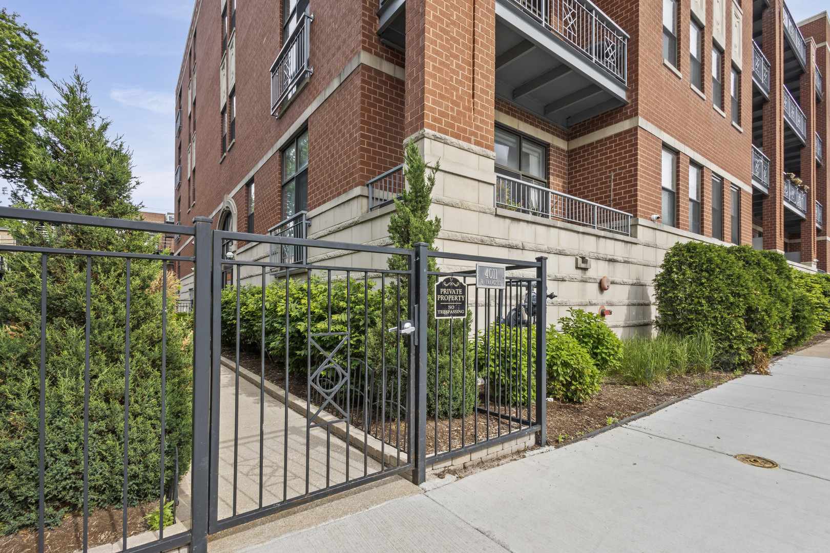 4011 North Francisco Avenue Chicago IL 60618