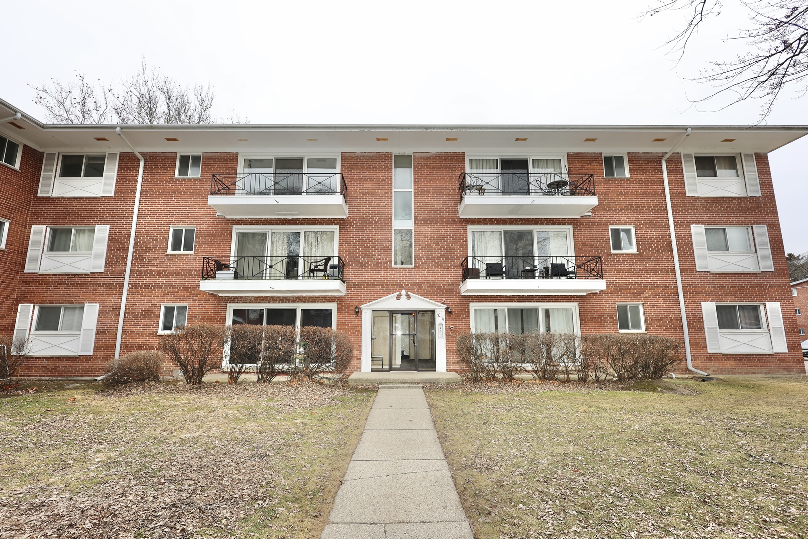 10111 Old Orchard Court Skokie IL 60076