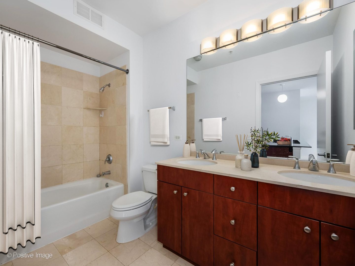 565 West Quincy Street Chicago IL 60661