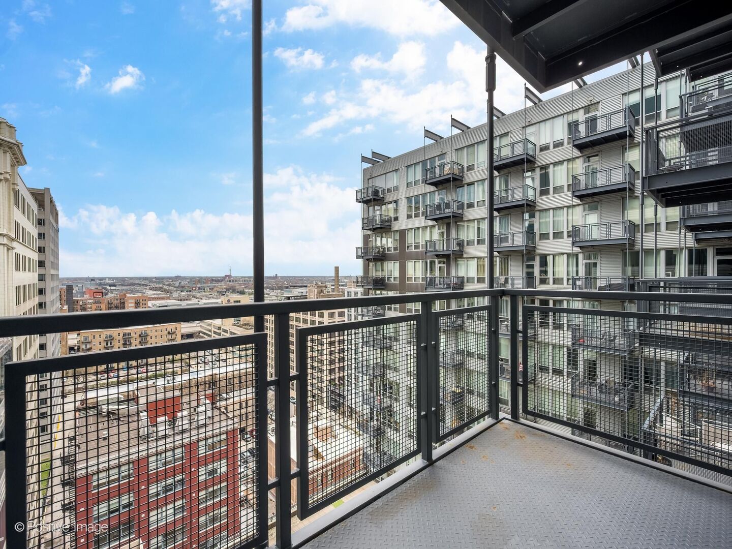 565 West Quincy Street Chicago IL 60661