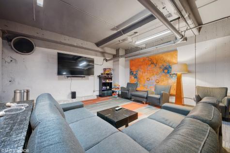 565 West Quincy Street Chicago IL 60661