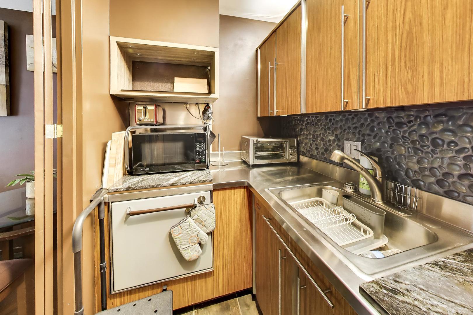 260 East Chestnut Street Chicago IL 60611