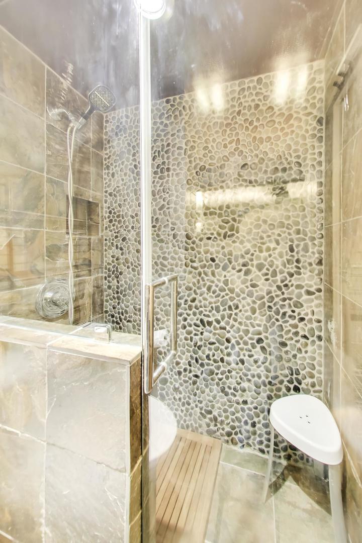 260 East Chestnut Street Chicago IL 60611