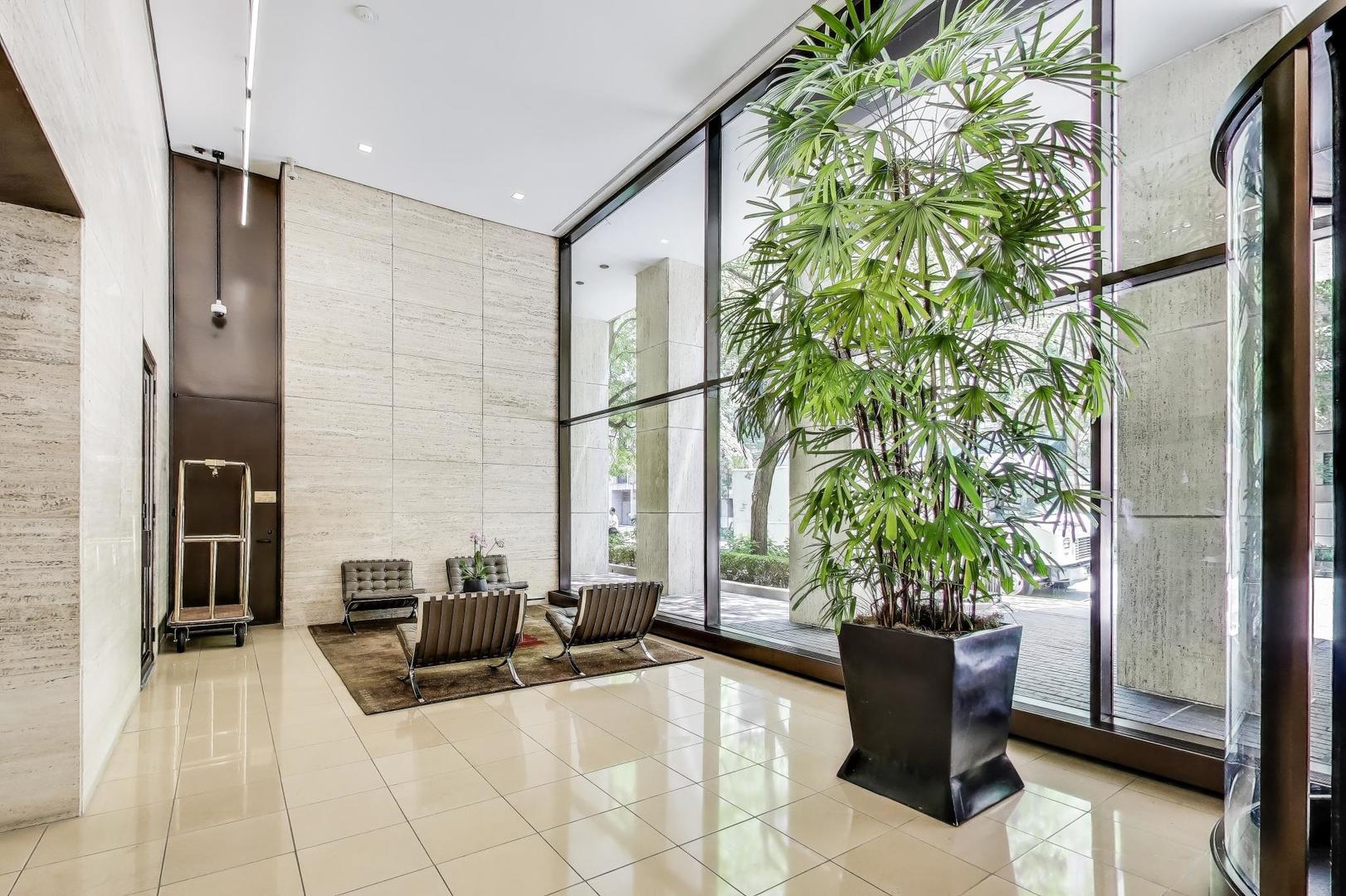 260 East Chestnut Street Chicago IL 60611