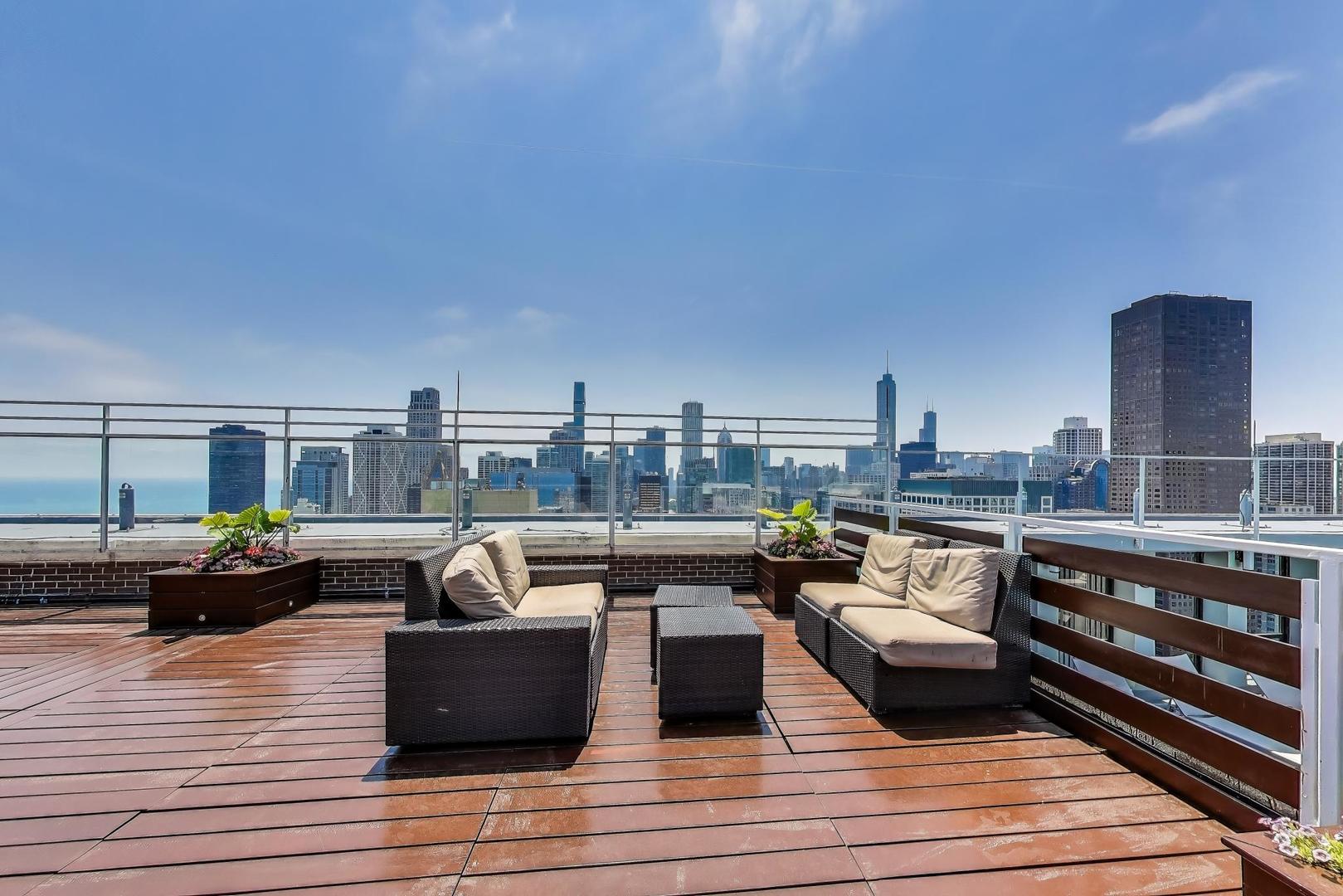 260 East Chestnut Street Chicago IL 60611