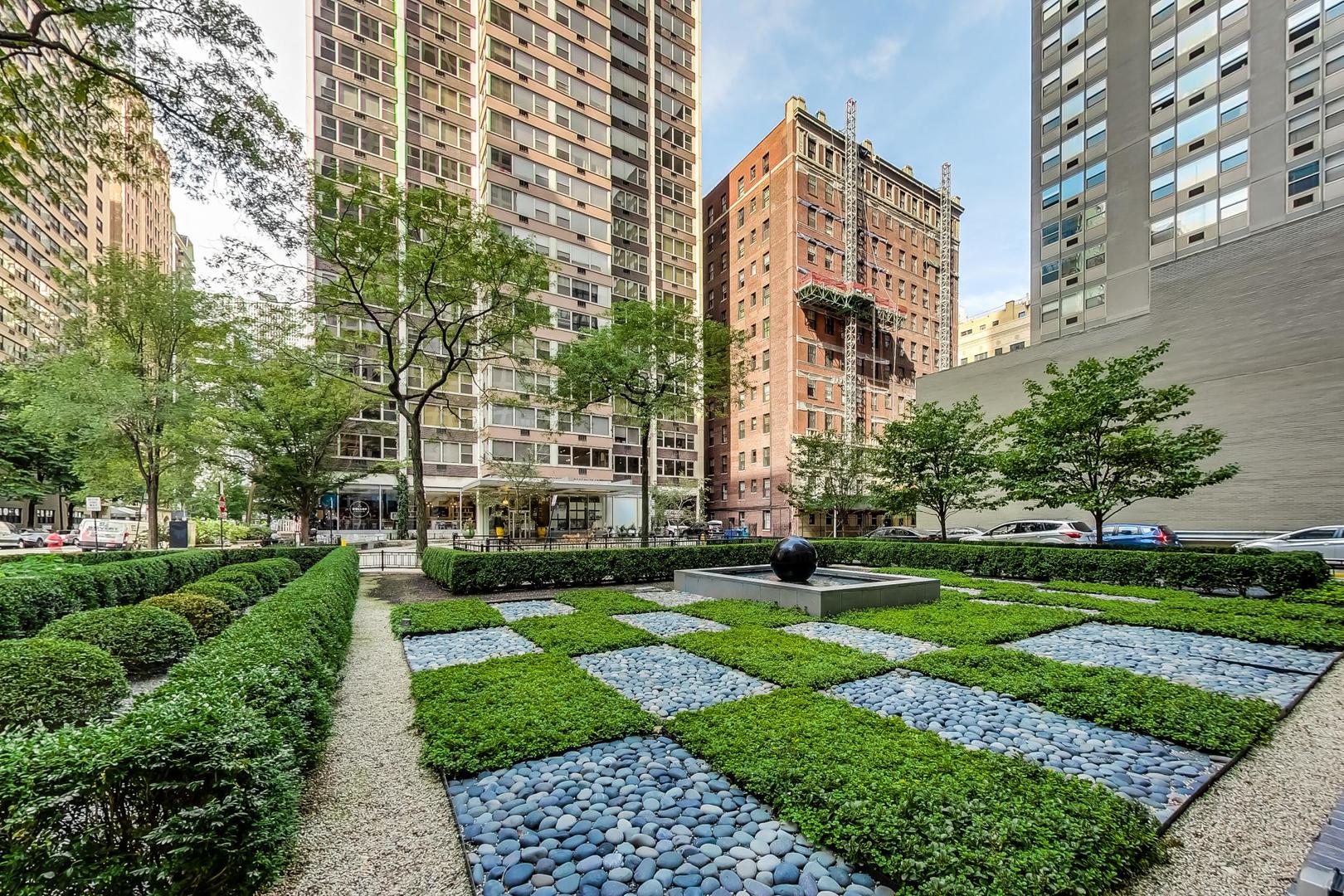 260 East Chestnut Street Chicago IL 60611