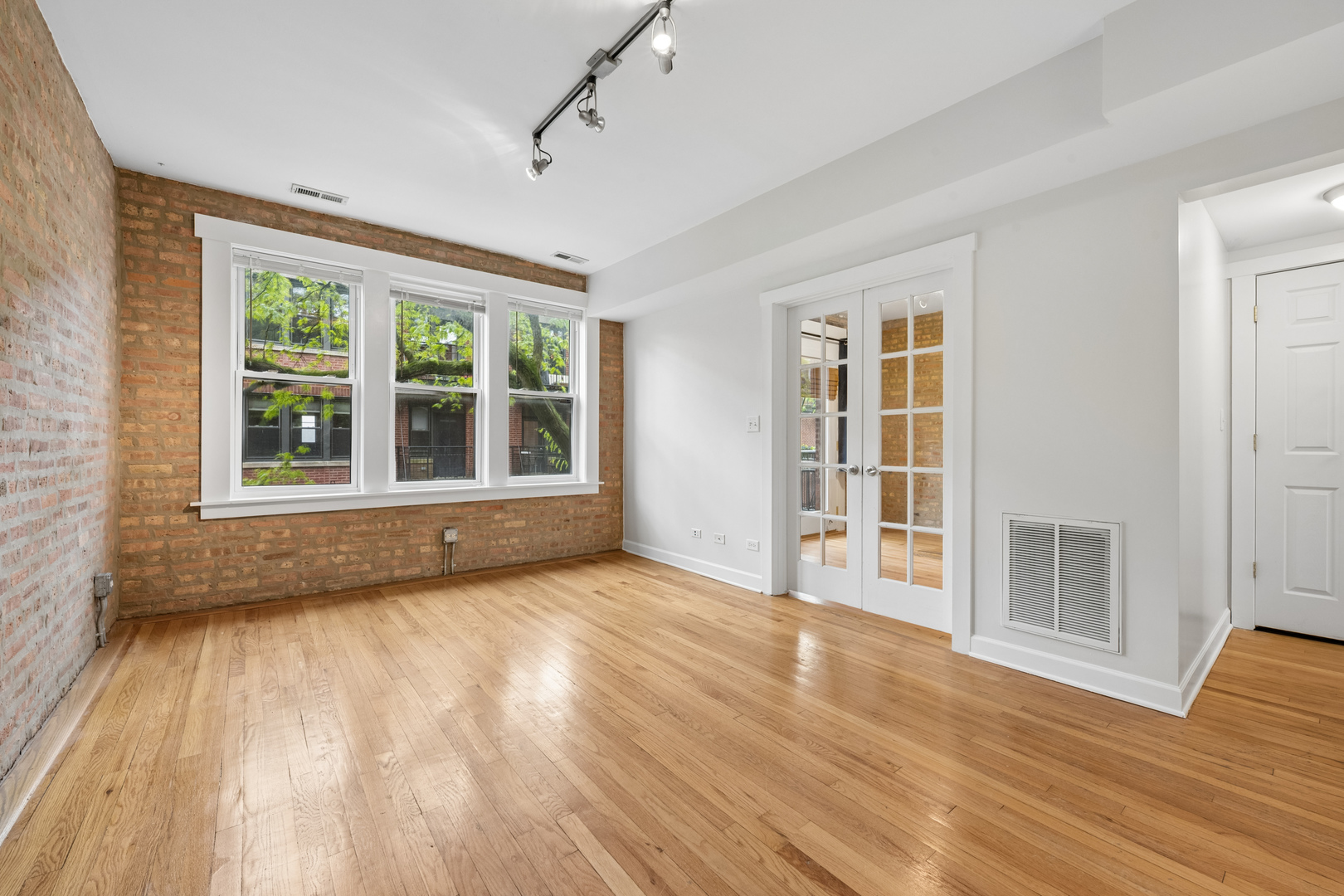 5919 North Paulina Street Chicago IL 60660