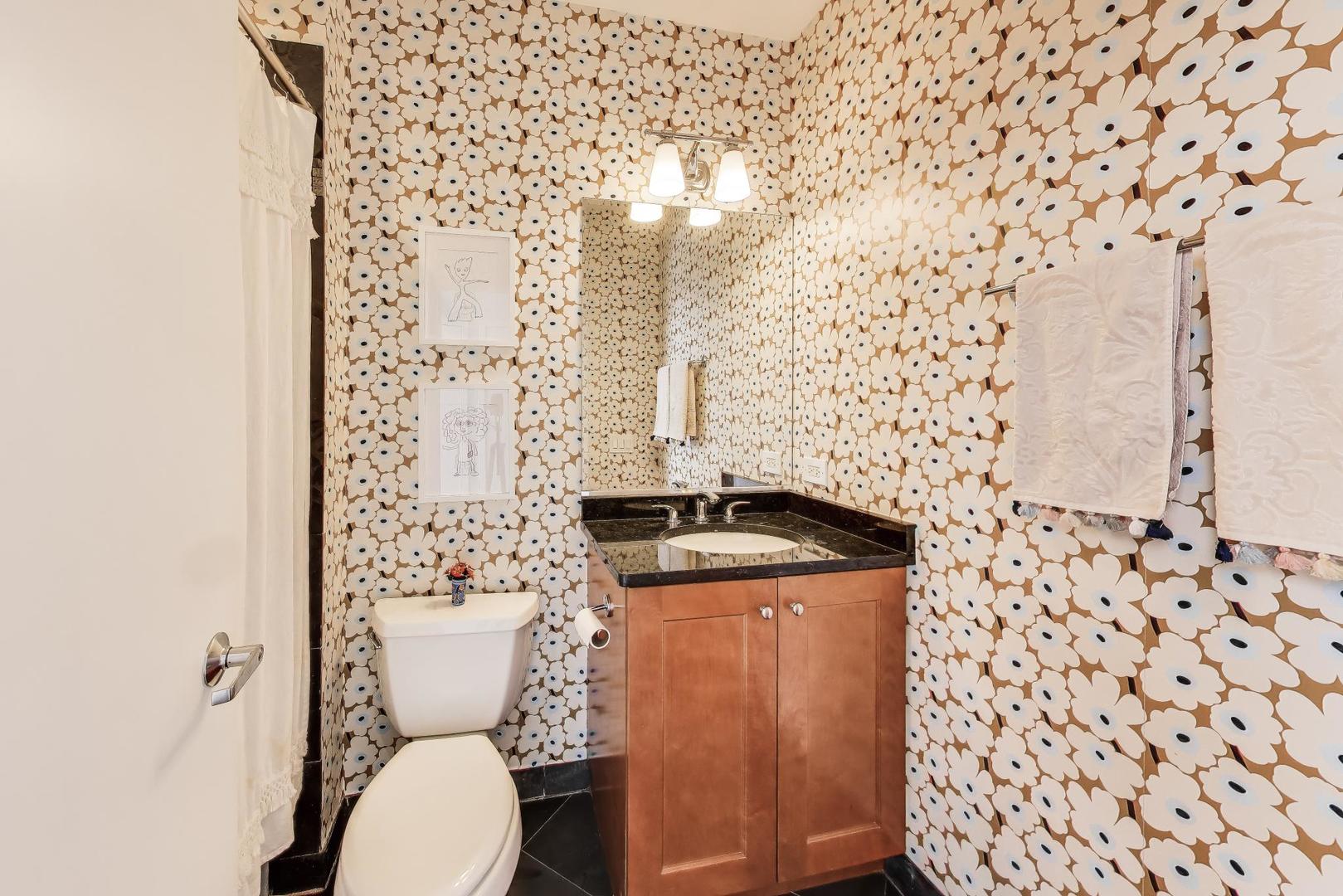 3946 North Ravenswood Avenue Chicago IL 60613