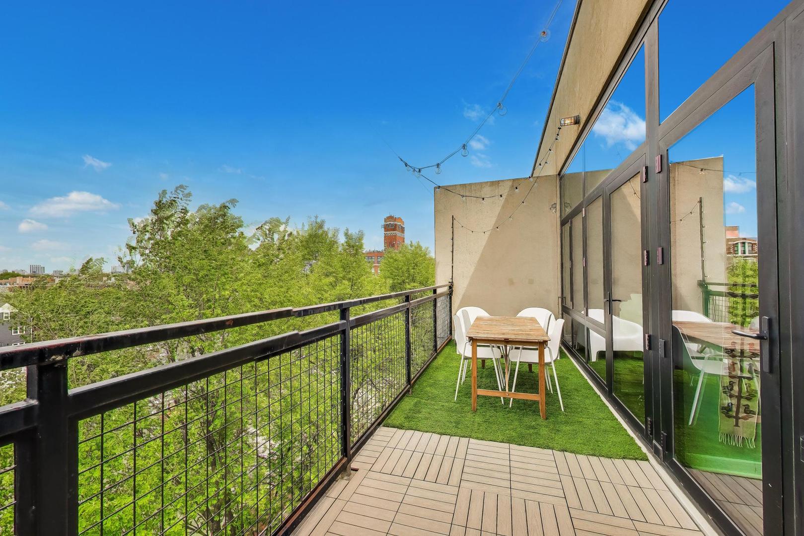 3946 North Ravenswood Avenue Chicago IL 60613