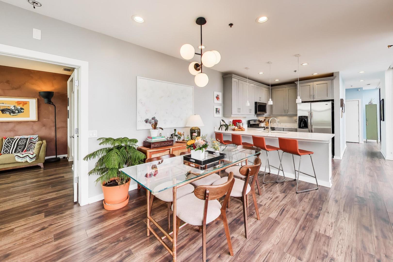 3946 North Ravenswood Avenue Chicago IL 60613