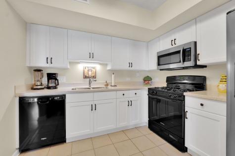 635 Perrie Drive Elk Grove Village IL 60007