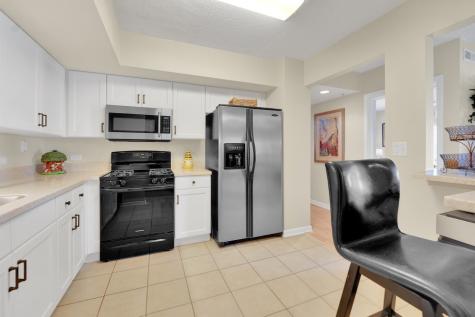 635 Perrie Drive Elk Grove Village IL 60007