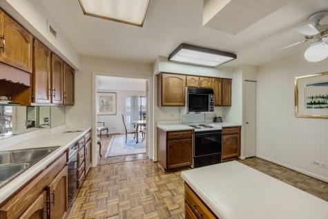 1671 Mission Hills Road Northbrook IL 60062