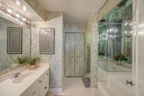 1671 Mission Hills Road Northbrook IL 60062