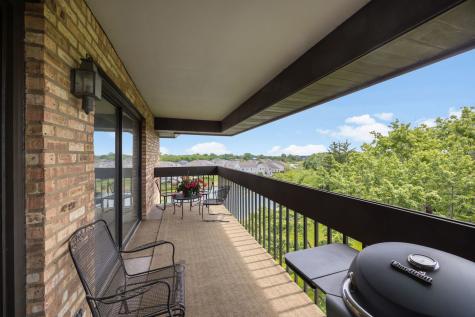 1671 Mission Hills Road Northbrook IL 60062