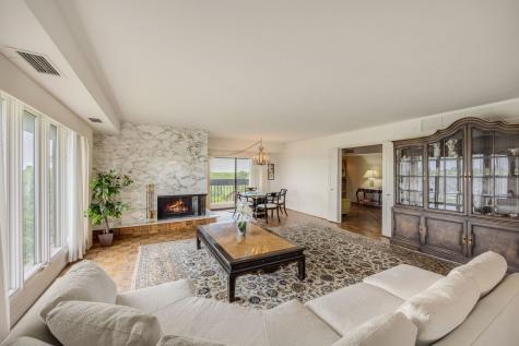 1671 Mission Hills Road Northbrook IL 60062