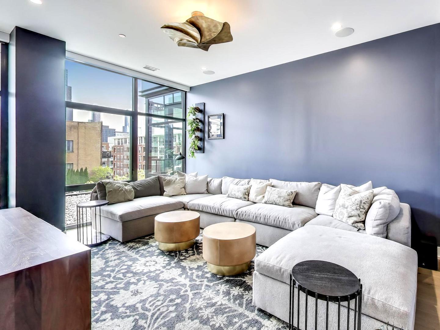6 North Carpenter Street Chicago IL 60607