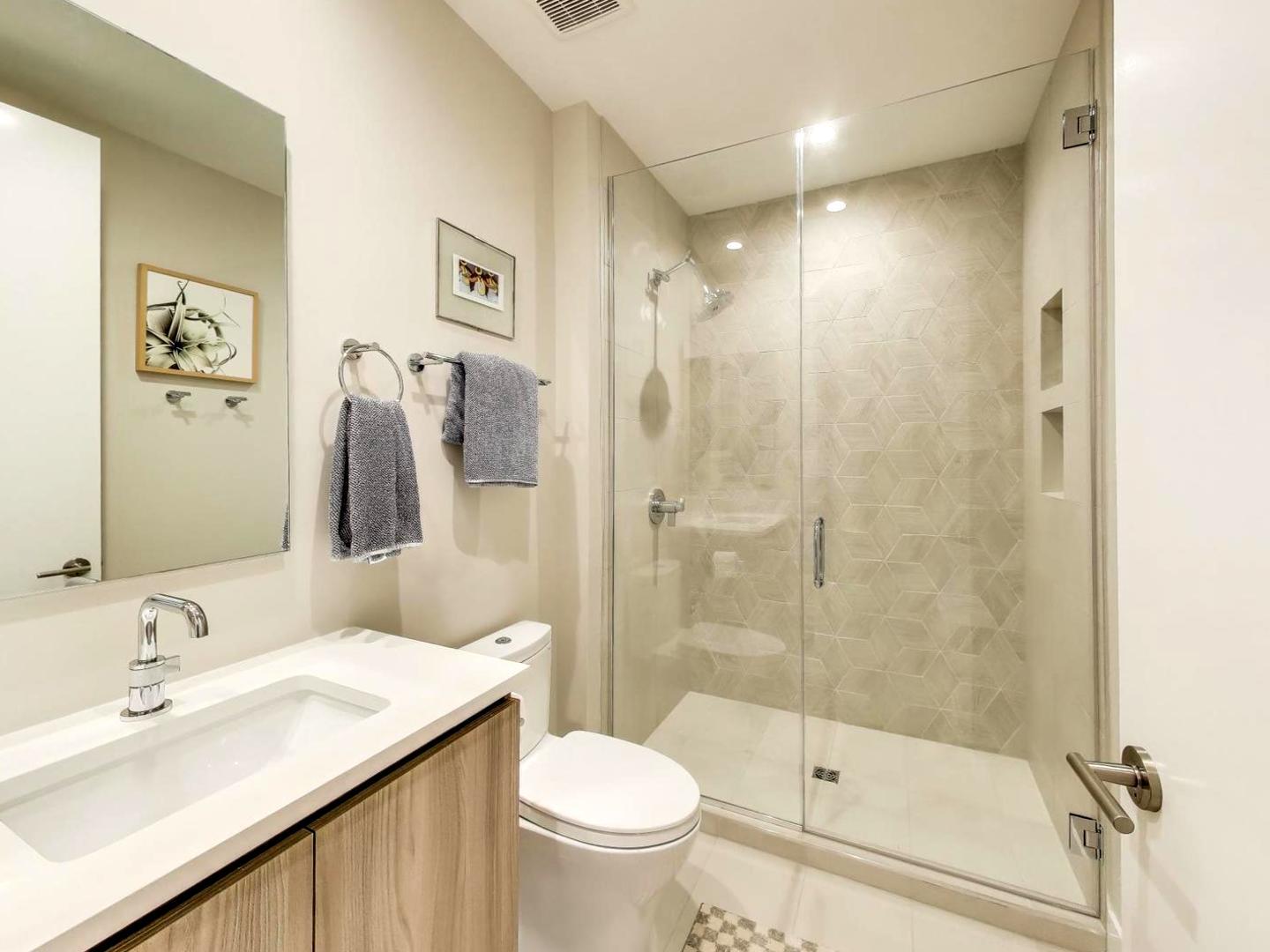 6 North Carpenter Street Chicago IL 60607