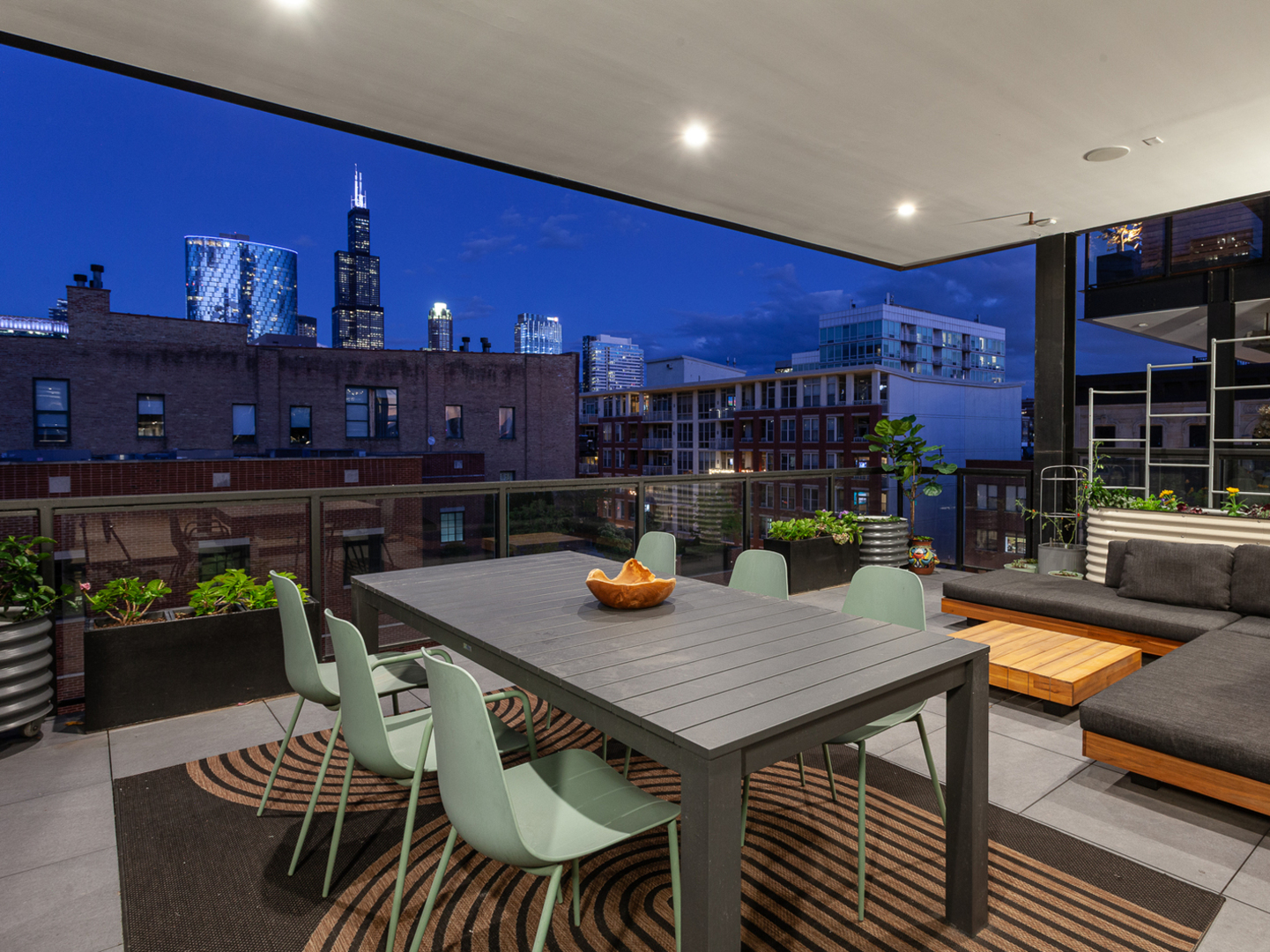 6 North Carpenter Street Chicago IL 60607