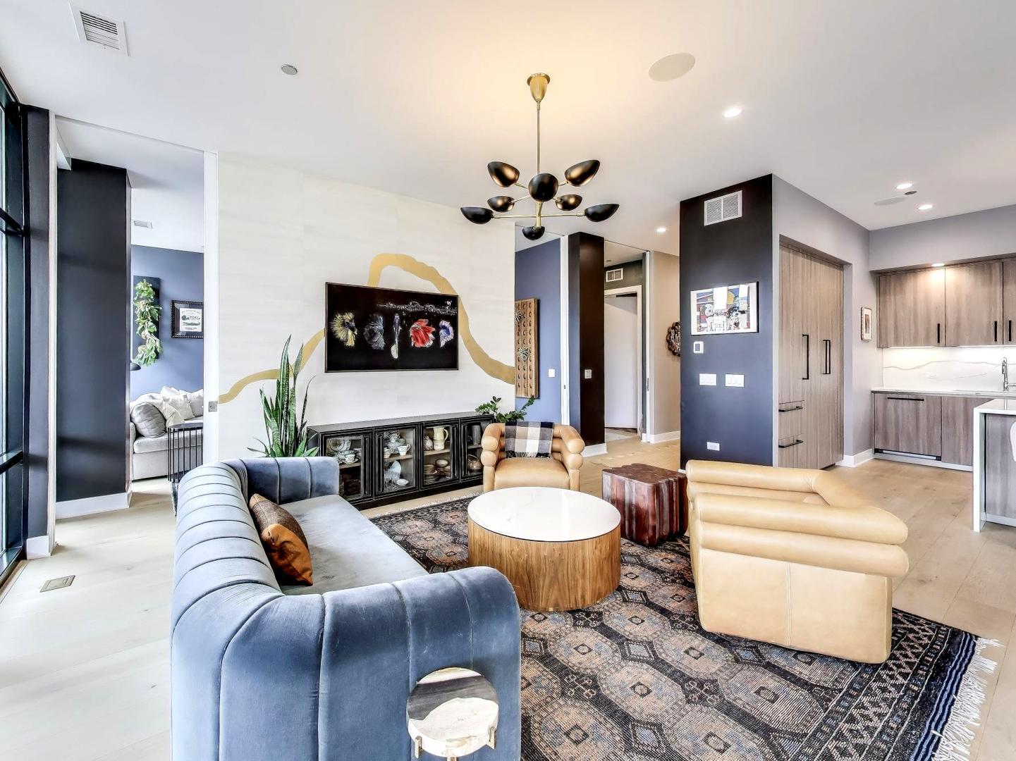 6 North Carpenter Street Chicago IL 60607